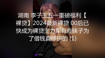 【新片速遞】  00后姐妹踩踏足交，妹妹长得真标志，带着口罩不影响颜值，清纯麻花辫 Loli鞋小白袜，足控爱好者必看