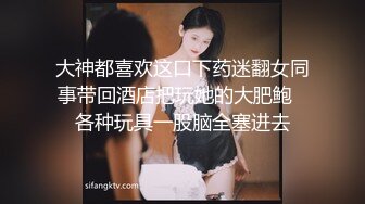 颜值不错的美女主播 穿着制服跳钢管舞 慢慢脱掉衣服诱惑 假JJ骑乘 撅着屁股后入式插逼 非常诱人