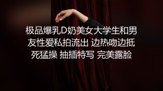 甜美大学生露脸精彩大秀直播诱惑，肤白貌美好身材听狼友指挥揉奶玩逼，塞着跳蛋自慰尿尿