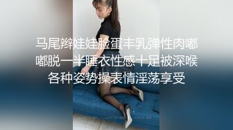 丰满美臀小少妇  摸摸屁股扣骚穴  按头深喉口交  扶着大白屁股爆操 双腿肩上扛抽插