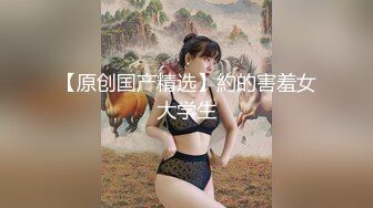 金发美女！漂亮纹身网红小姐姐！按住双手骑脸插嘴，跪在沙发后入