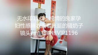 SWAG 漂亮高跟黑丝少妇脱光吃鸡 口含双屌尽情轮番泄欲 在车上被巨根狂插 淫水直流 精液射一肚子