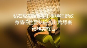  柔情小妹跟小哥在家激情性爱给狼友看，全程露脸喜欢在小哥怀里上位抽