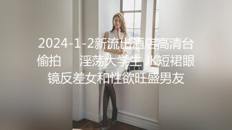 【新片速遞】网红小脸美女，私下福利，蕾丝情趣内衣，一件一件脱，裸舞很有感觉！